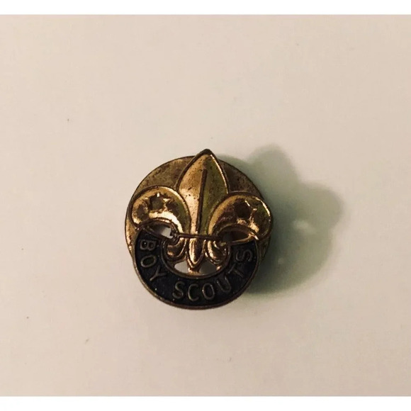 Vintage Boy  Scout Pin Button Hole Lapel Badge - Picture 1 of 9